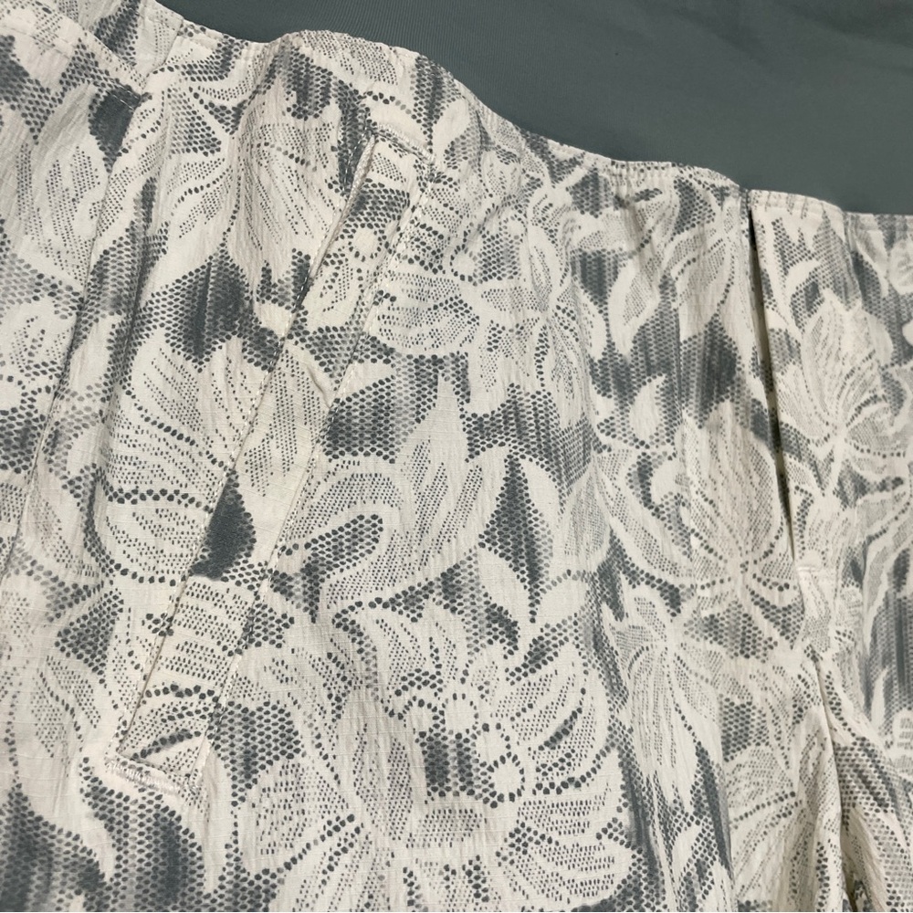 Athleta Trekkie North Short Ethereal Bloom Magnolia White Floral Boho Size 2 - Picture 10 of 15